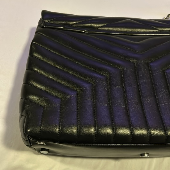 Authentic SAINT LAURENT
Saint Laurent (YSL) Large Loulou - Picture 12 of 17